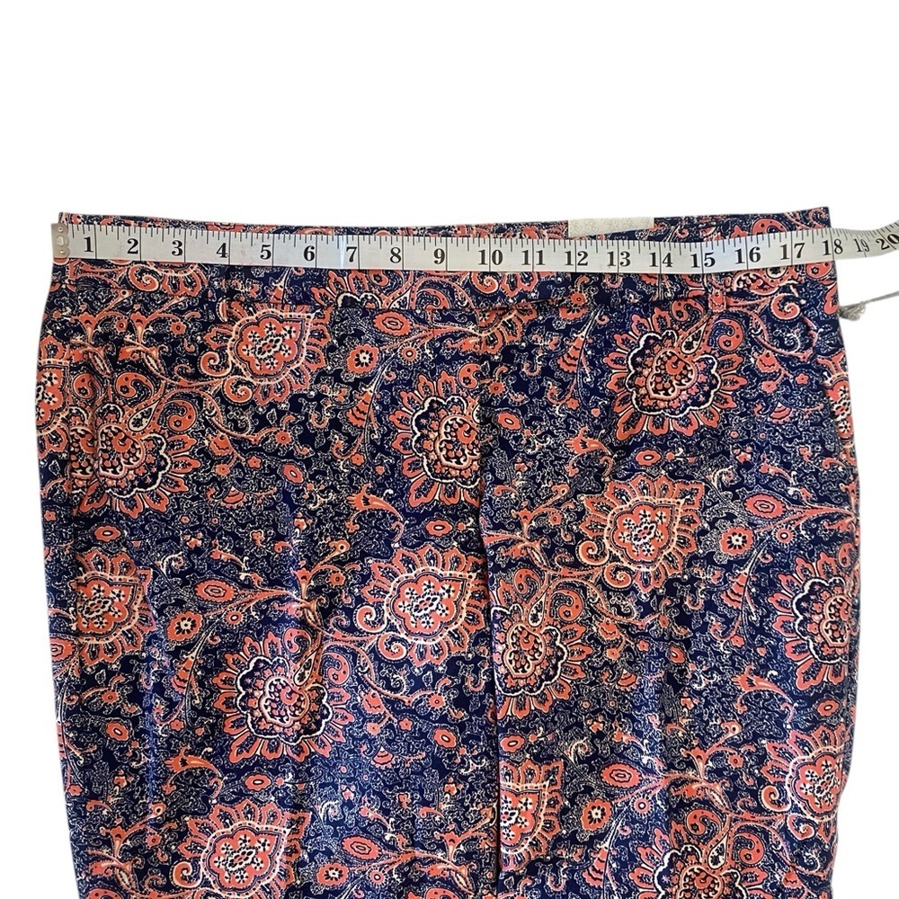 NWT Paisley Print Relaxed Fit Capris - Picture 9 of 11